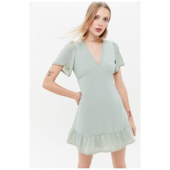 uo green dress Urban Outfitters Uo Bella Bow-Back Satin Mini Dress in Green