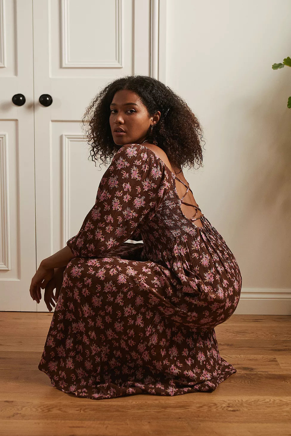 UO Lottie Chocolate Floral Tie-Back Midi Dress