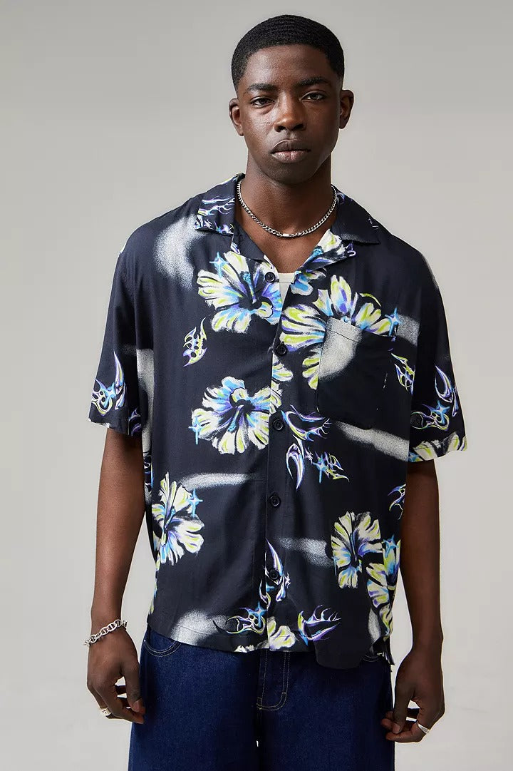 Urban Outfitters UO Airbrush Hibiscus Short Sleeve Men's Shirt