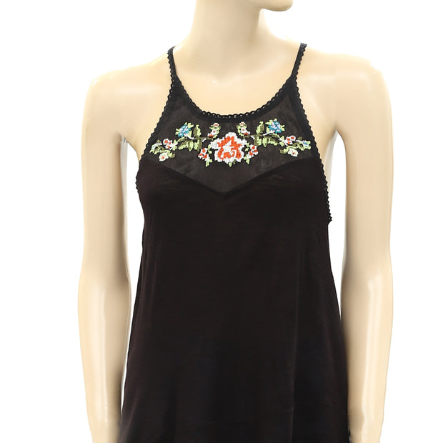 Kimchi Blue Urban Outfitters Floral Embroidered Cami Blouse Top