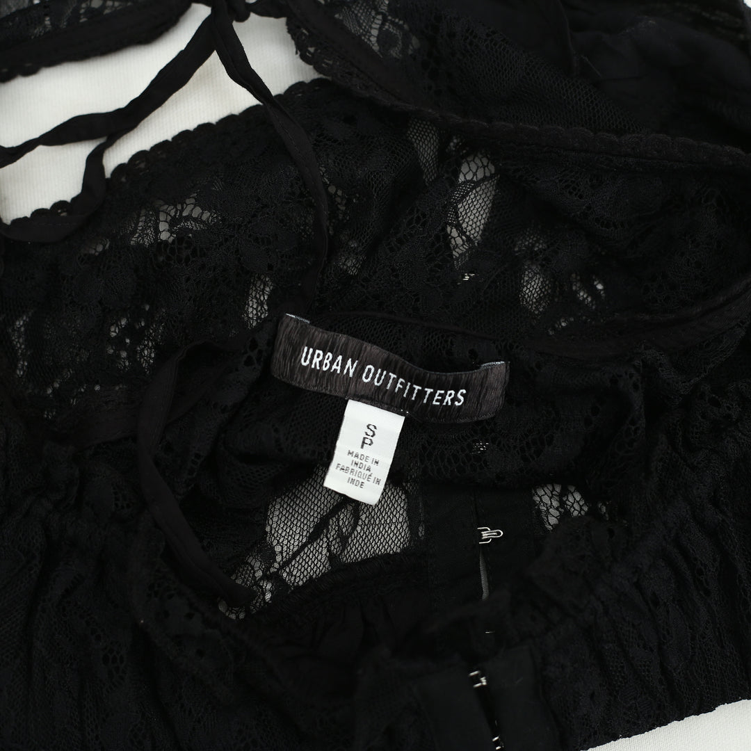 Urban Outfitters UO Jacqueline Lace Cropped Top S
