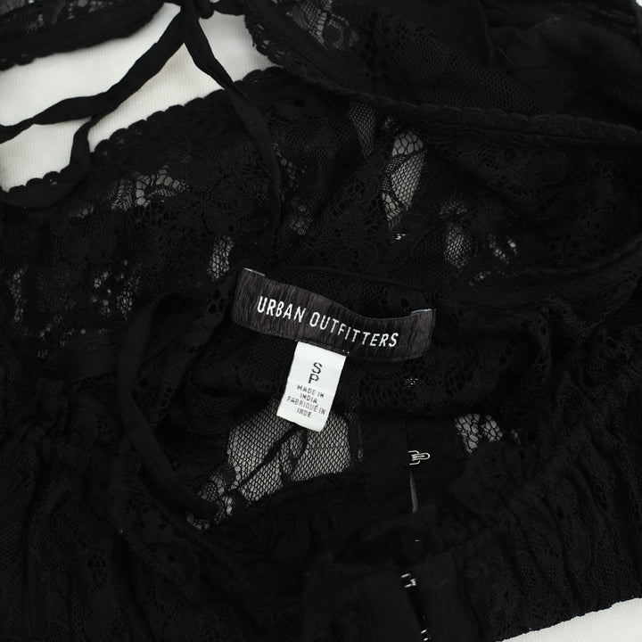 Urban Outfitters UO Jacqueline Lace Cropped Top S