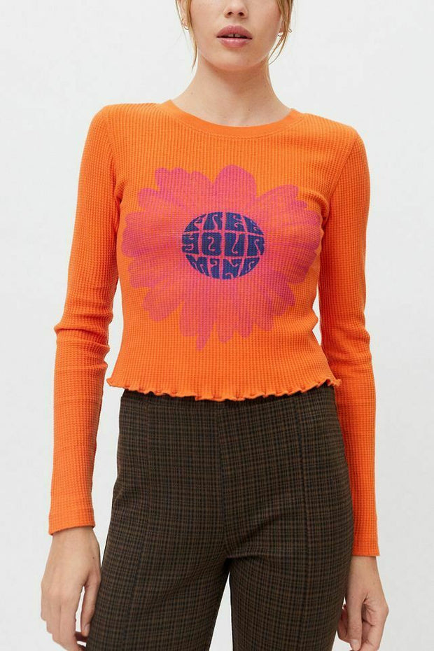 Urban Outfitters UO Shawni Free Your Mind 保暖 T 恤短款上衣